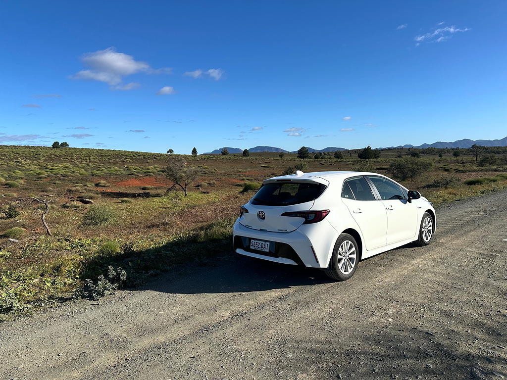 Side Road on Flinders Valley Way